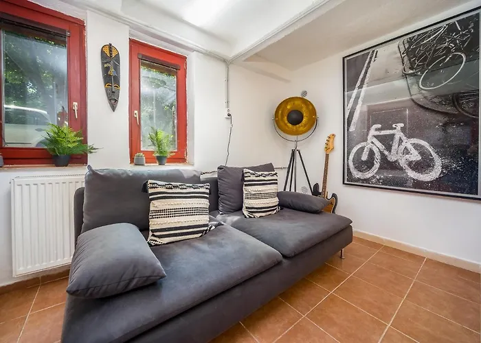 ádám Apartamento *